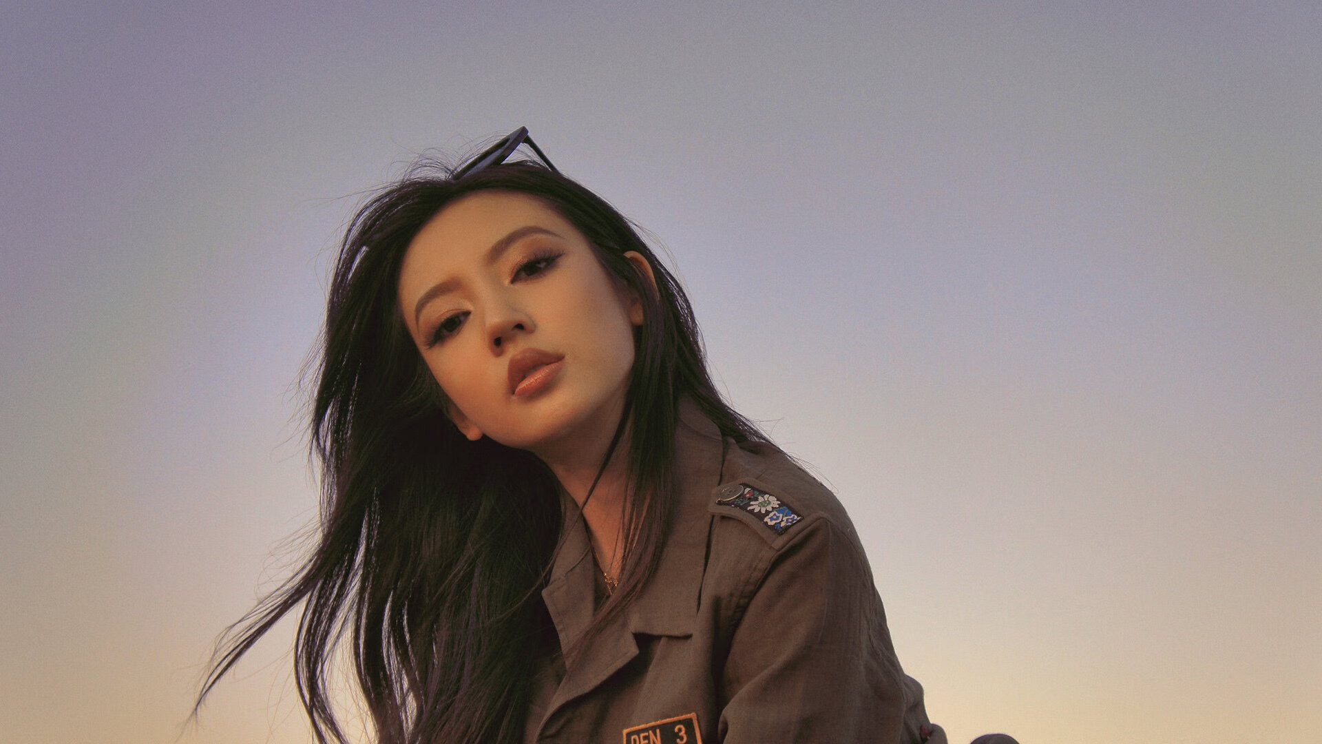 季后赛焦点：蒂伊在绝境中连续两场投中关键远距离三分！，伊蒂分队