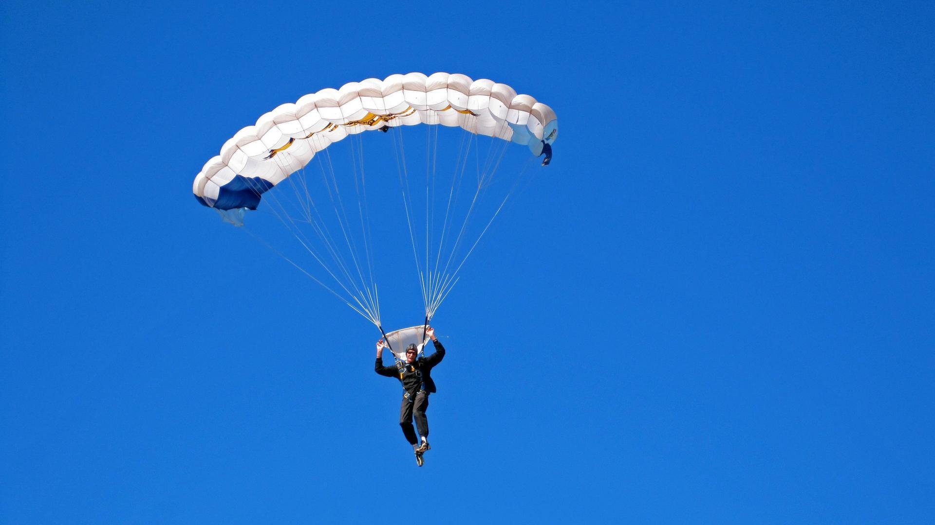 糖果传奇“甜蜜精英赛”，玩家激烈争夺第一名，糖果传奇道具介绍